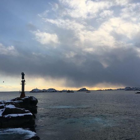 Svinøya, hyggelig leilighet Svolvær Eksteriør bilde